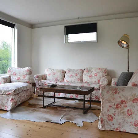 Three-bedroom Holiday In Hyllinge Hébergement de vacances